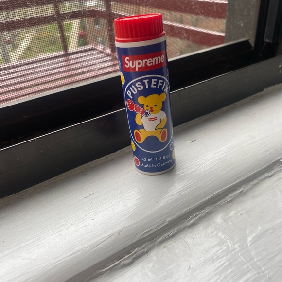 Supreme bubbles - Picture 3 of 3